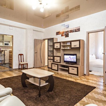 Apartment In A City Center! Krakivska,34 리비프 외부 사진